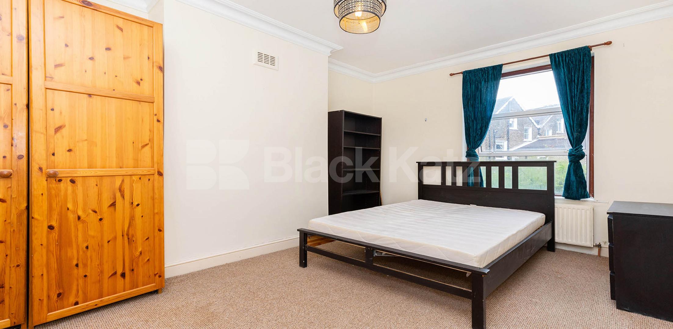 			PRIVATE ROOF TERRACE, 3 Bedroom, 1 bath, 1 reception Flat			 Upper Tollington Park N4, FINSBURY PARK / STROUD GREEN